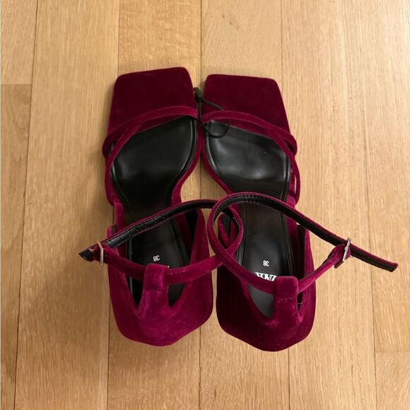 Gorgeous velvet heels from Zara - Picture 7 of 8